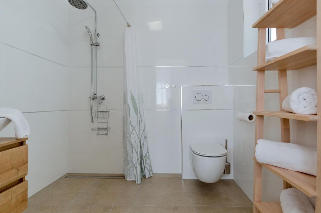 Apartments Ivica โอมิช ภายนอก รูปภาพ