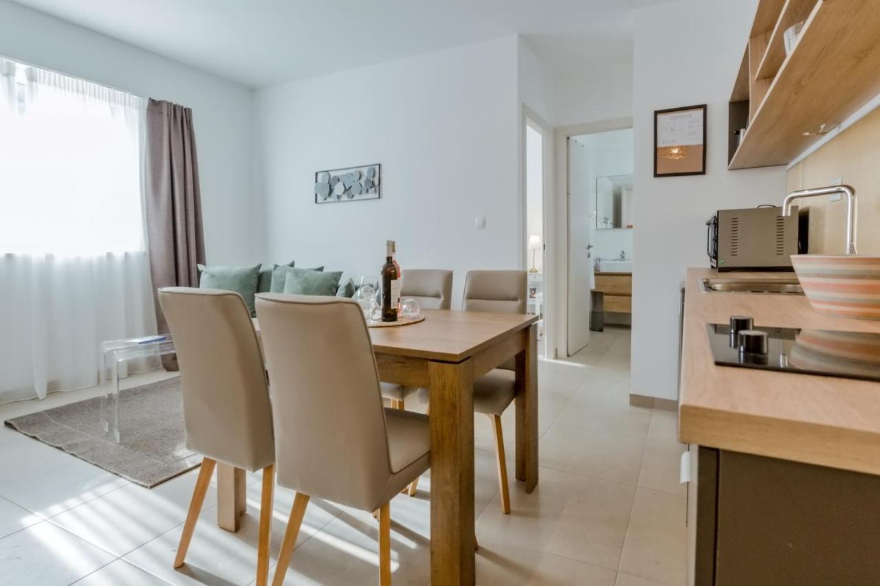 Apartments Ivica โอมิช ภายนอก รูปภาพ