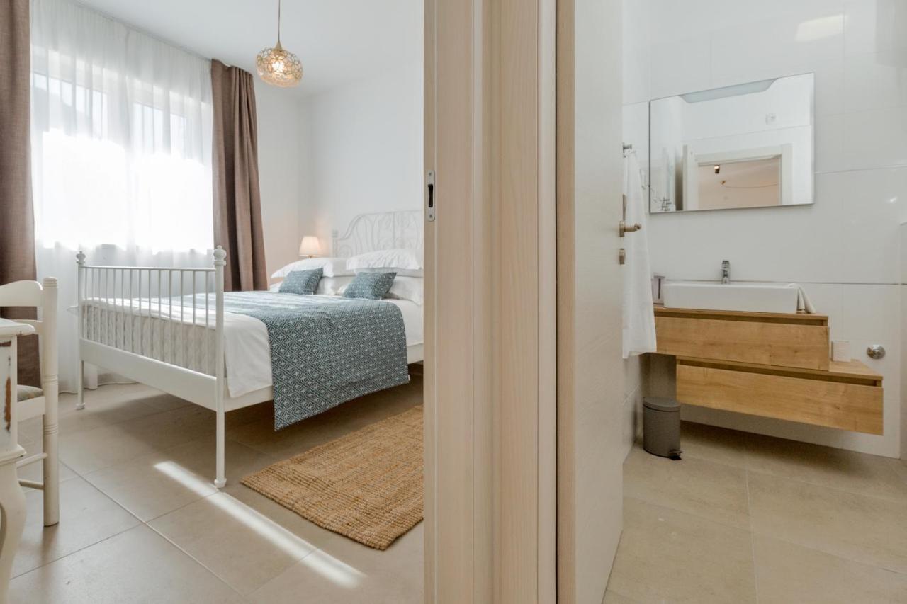 Apartments Ivica โอมิช ภายนอก รูปภาพ