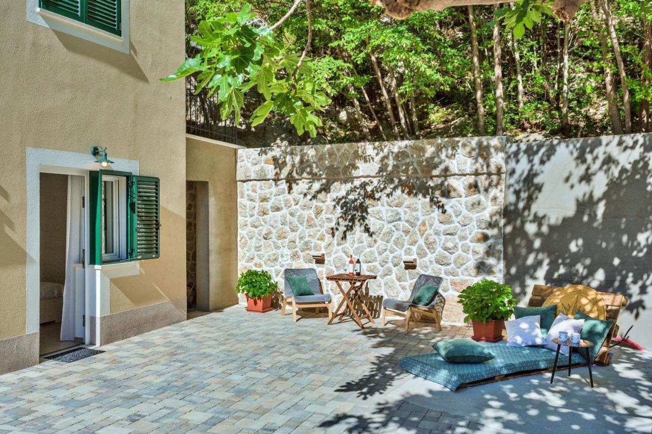Apartments Ivica โอมิช ภายนอก รูปภาพ