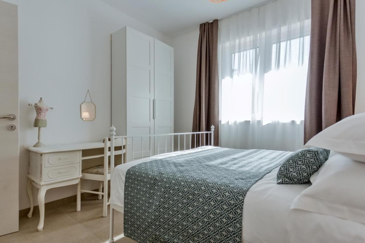 Apartments Ivica โอมิช ภายนอก รูปภาพ