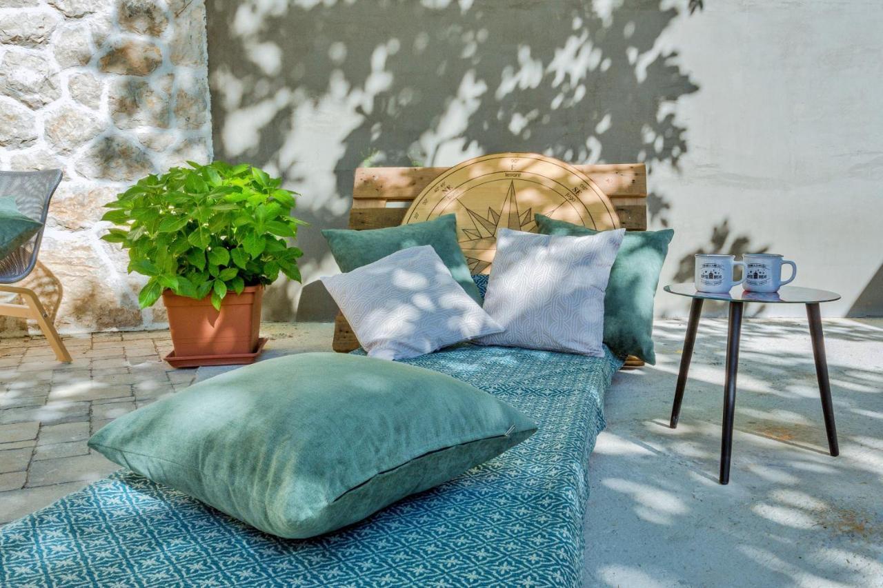Apartments Ivica โอมิช ภายนอก รูปภาพ